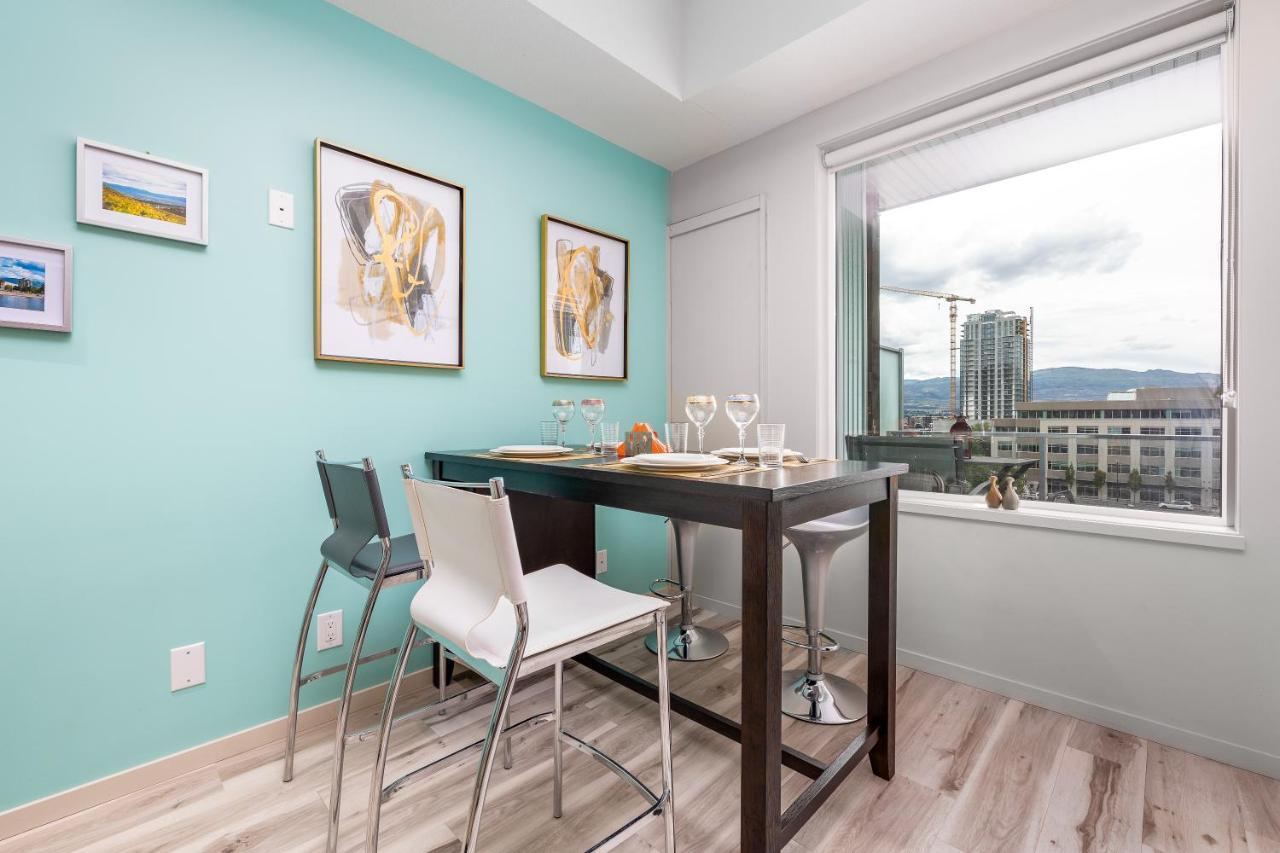 Tiffany Blue@Downtown Culture District Appartement Kelowna Buitenkant foto